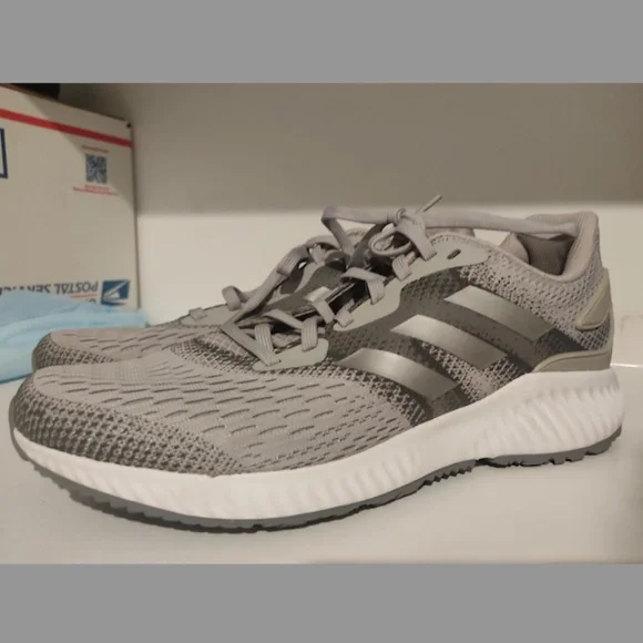 adidas gazelle silver green womens Adidas Aerobounce Running Shoes